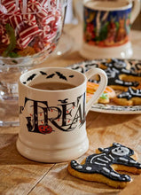 Load image into Gallery viewer, Emma Bridgewater Trick Or Treat 1/2 Pint Mug