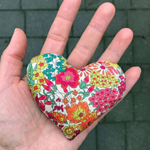 Load image into Gallery viewer, Box of 2 Liberty Tana Lawn Lavender Filled Hearts - Young At Heart