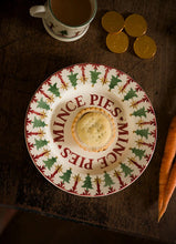 Load image into Gallery viewer, Emma Bridgewater Christmas Joy Medium Dinner Plate, 8.5 Inch