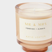 Load image into Gallery viewer, Katie Loxton Sentiment Candle / Mr & Mrs / Fresh Linen & White Lily