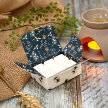 Load image into Gallery viewer, Toasted Crumpet Woodland Amber & Sweet Honey Soy Wax Melts