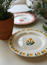 Load image into Gallery viewer, Emma Bridgewater Marigolds 6 1/2 Inch Plate
