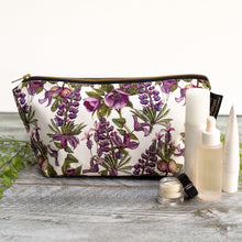 Load image into Gallery viewer, Toasted Crumpet The Mulberry Collection Pure Wash Bag
