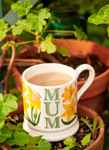 Load image into Gallery viewer, Emma Bridgewater Daffodil Mum 1/2 Pint Mug
