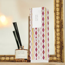 Load image into Gallery viewer, Katie Loxton Reed Diffuser / Festive / Cinnamon &amp; Nutmeg Chai
