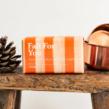 Load image into Gallery viewer, Toasted Crumpet ‘Floh’ Fall For You Luxury Soap
