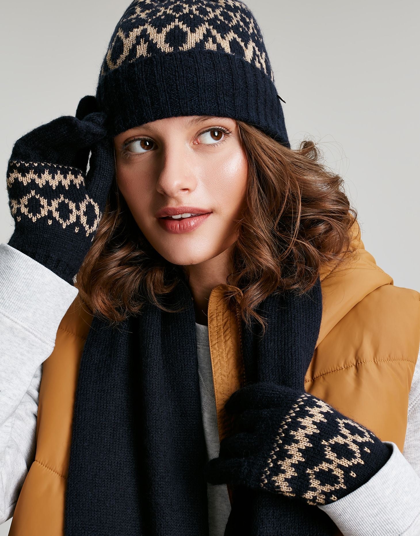 04018 Leeman Knit Scarf and Beanie Set - Beck's Country Store