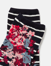 Load image into Gallery viewer, Joules Excellent Everyday Single Eco Vero Socks / French Navy Floral Size 4-8
